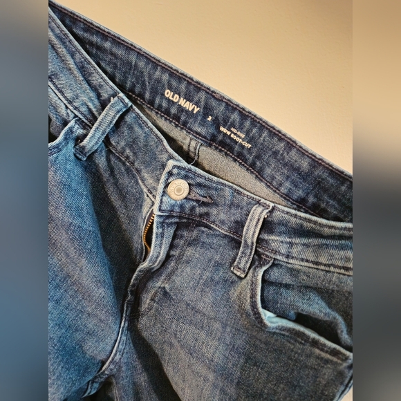 Old Navy Mid-Rise Bootcut Jeans Size 2 - Picture 2 of 7